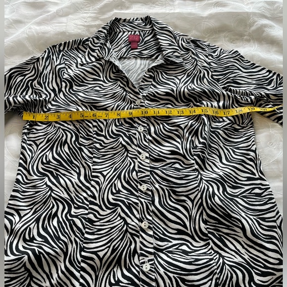 212 Collection Stretch Women’s Medium Black/White Button Down Top - Picture 5 of 14